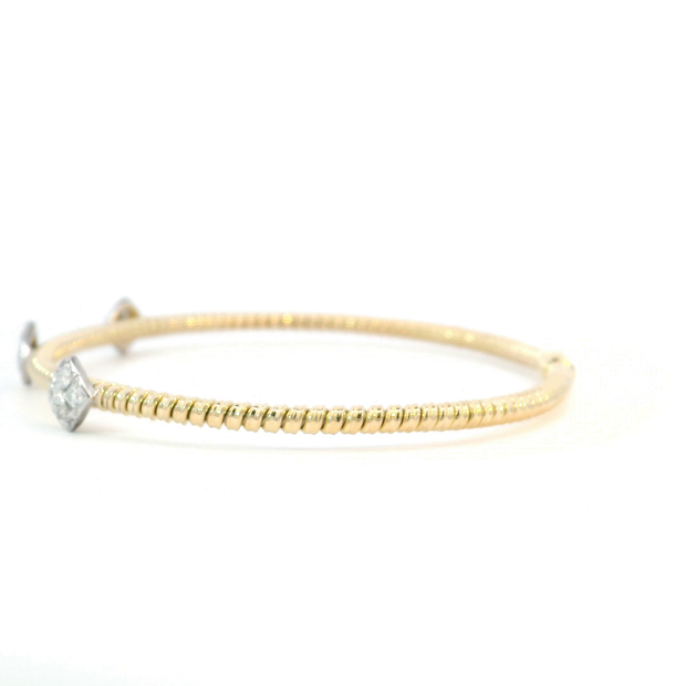 Flexible gold and diamond bracelet